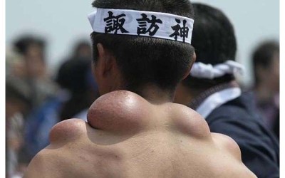 日本轎夫扛上百斤神轎遊行，他們的血淚照讓網友直呼：光看就覺得好偉大！