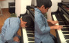 8歲男孩「頭趴在鋼琴上」一臉厭世，但當他雙手一碰琴鍵「高速華麗指法」轟動全網