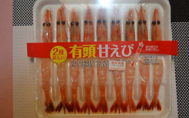           網友買了一盒蝦子打開卻差點昏倒，驚恐的內容讓人不禁覺得「日本食品真的超有創意的」！  -               