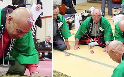 日本超奇葩「禿頭拔河大賽」，扯掉對方光頭上的吸盤就獲勝...超多人搶著報名