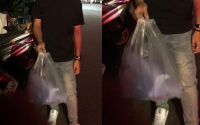 男友拿個塑膠袋說是送女友的禮物，看到內容物哭笑不得！網友被萌到：這鋼鐵直男啊